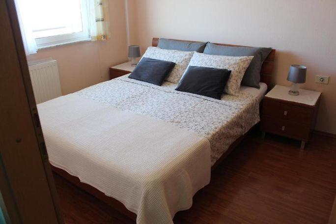 Apartments Ficur With Swimming Pool & Grill, Portorož Exteriör bild